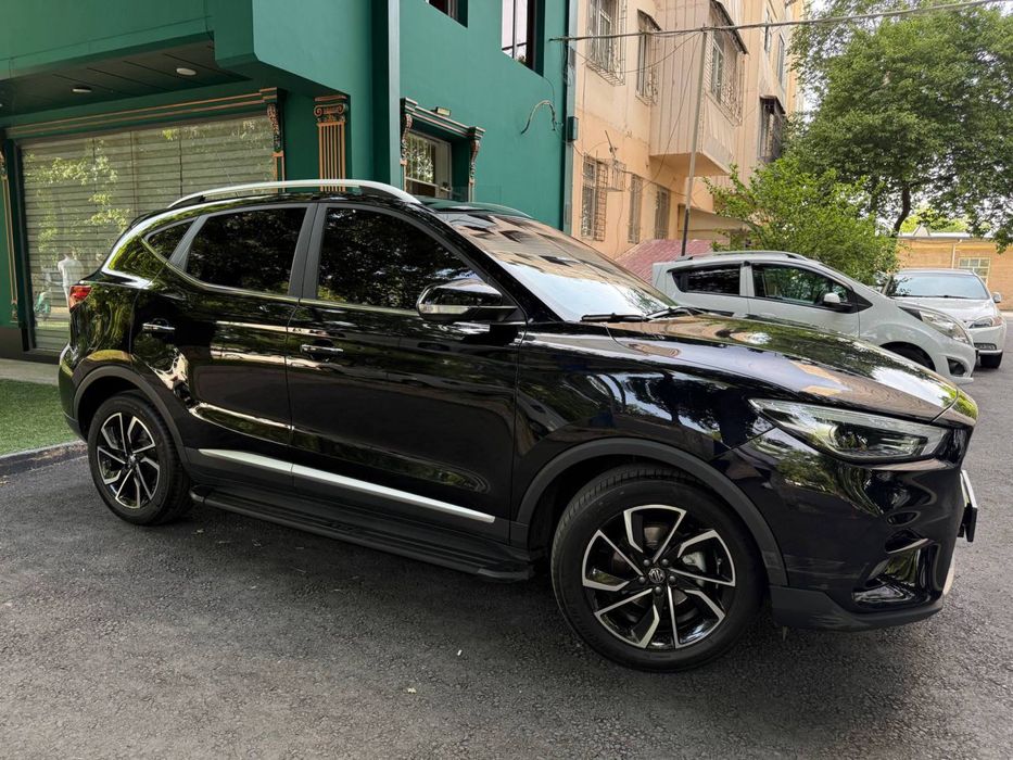 MG ZS 2024 (Black) Крассовер