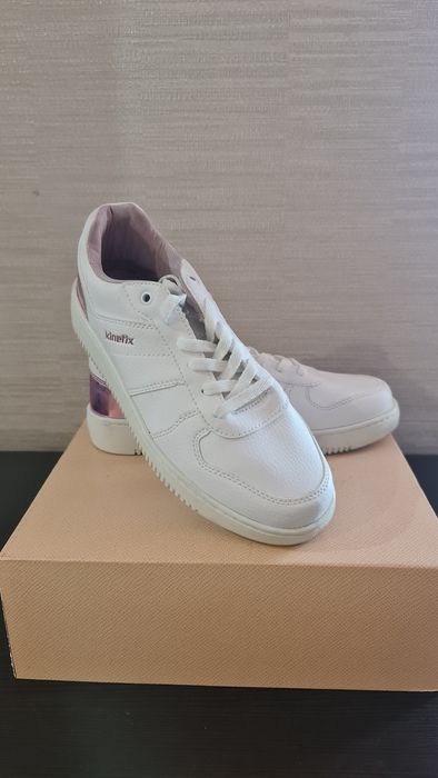 Продам кроссовки кеды