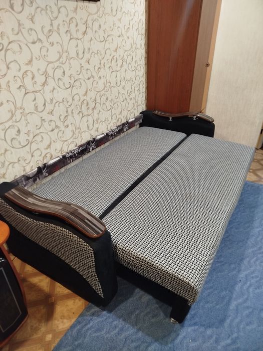 Продам 2 дивана в отличном состоянии.