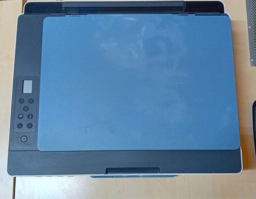 Vând imprimantă HP Smart Tank 585