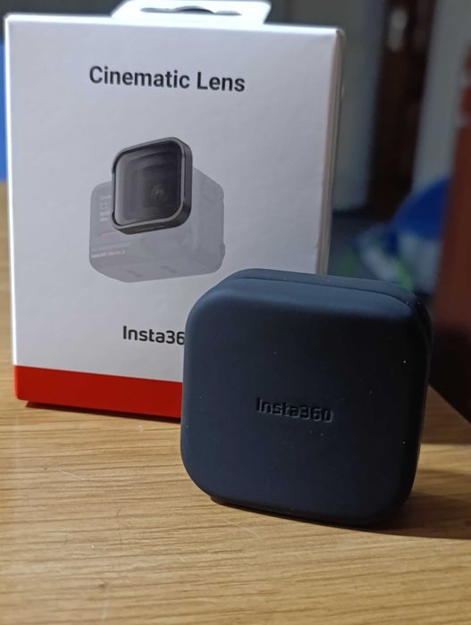 Кинообъектив Insta360
