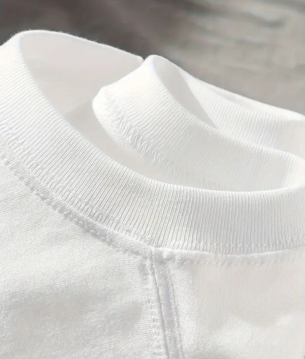 Bazviy oq futbolkalar