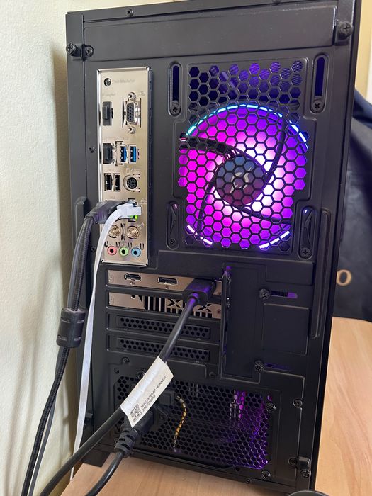 PC Gaming Ryzen 5 5600XT + Radeon RX 9060XT
