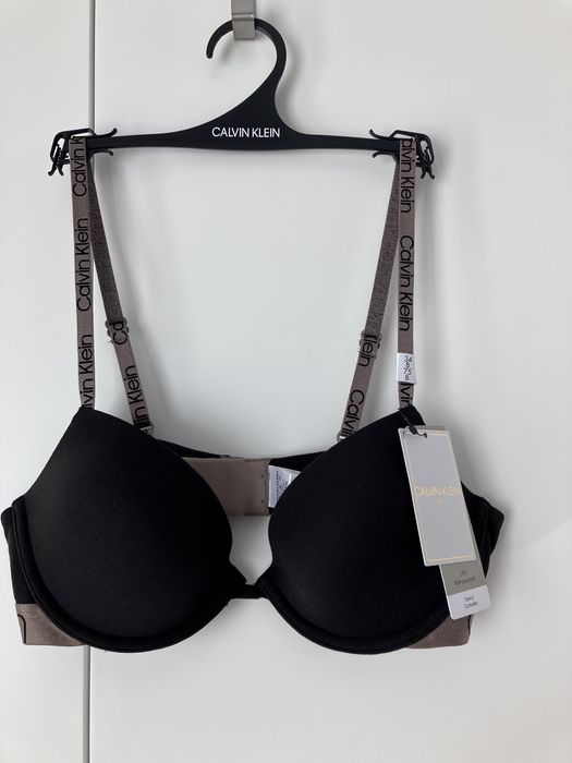 Нов сутиен Calvin Klain