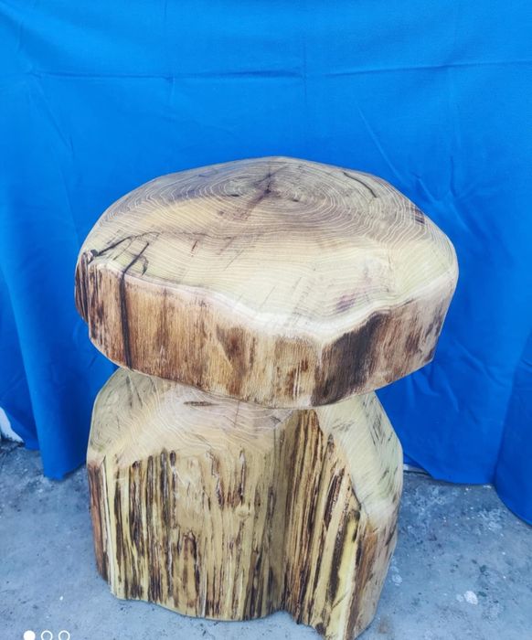 Дървен стол -табуретка