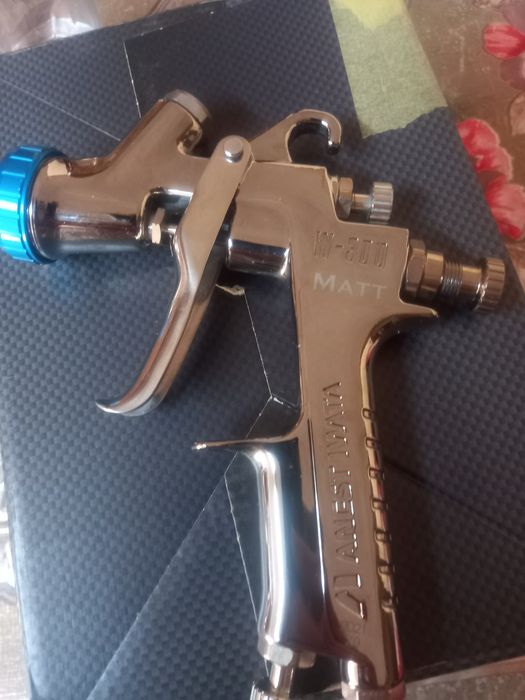 Pistol vopsit w 300