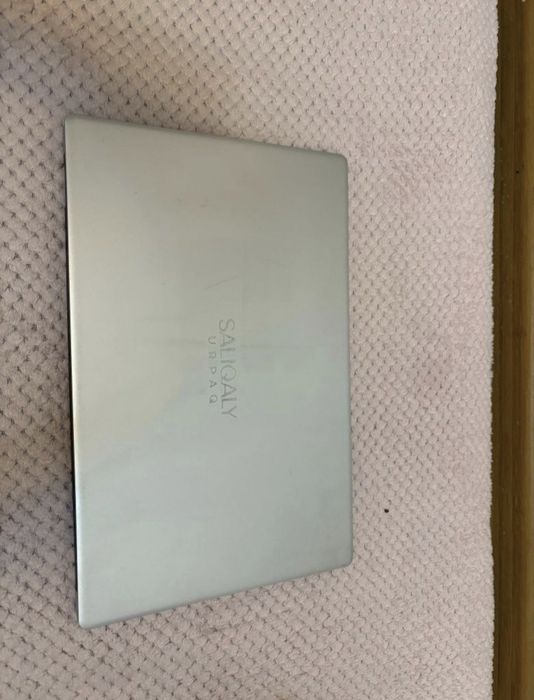 Ноутбук продам срочно