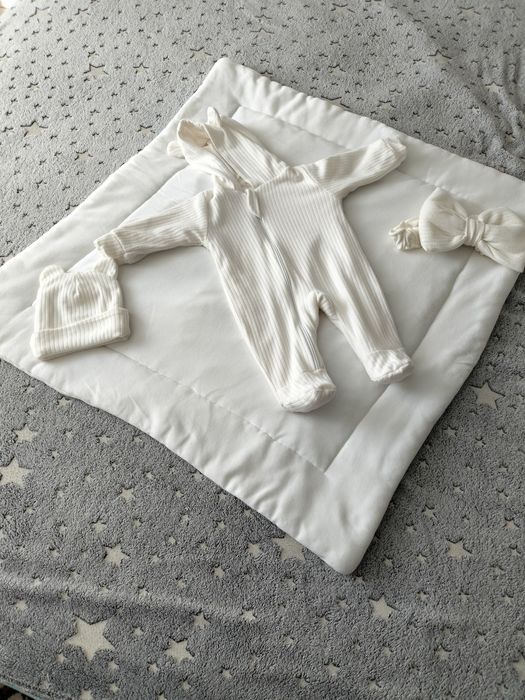 Продам уголок на выписку