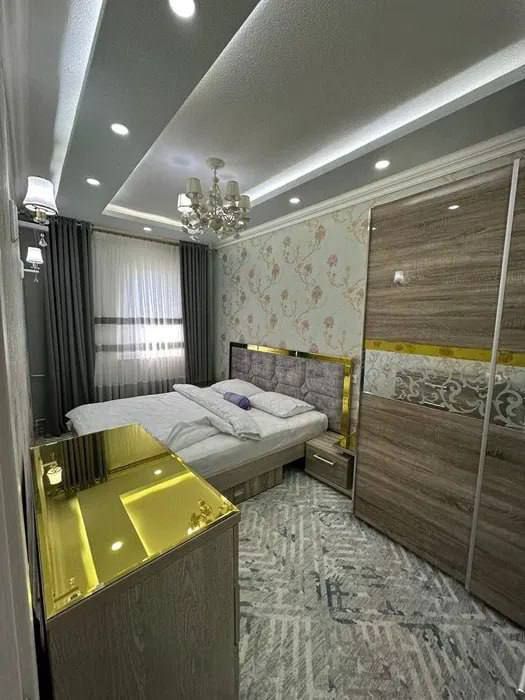 Mirobod Oybek metro yaqnida 2xonali kvartira ijaraga beriladi.