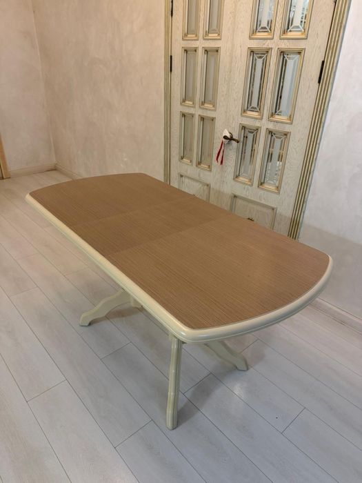 Продается стол б/у отличное состояние