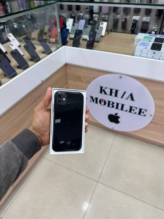 Iphone 11.          .