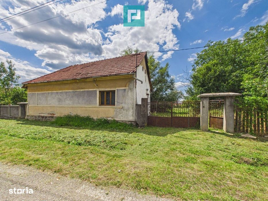 Casă cu teren de 2341 mp, în Bonțești, Arad