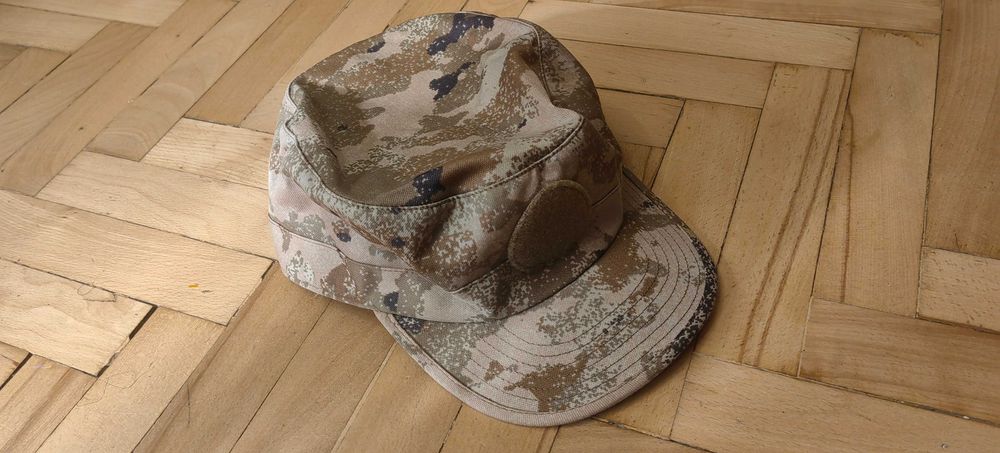 Камуфлажна шапка на китайската армия (НОАК) в разцветка Гоби