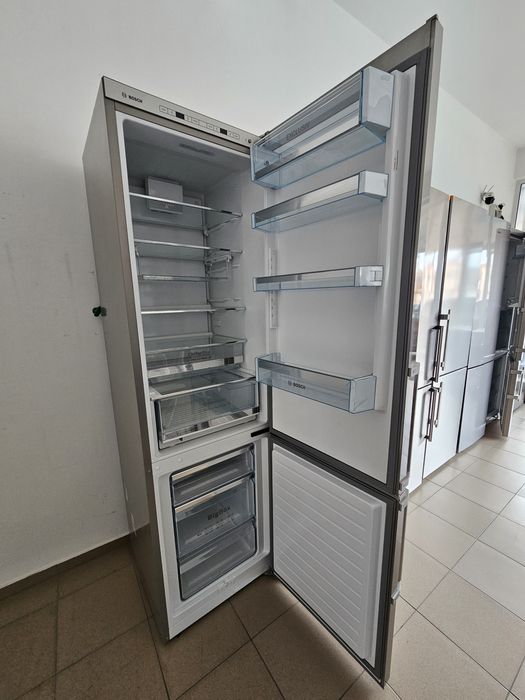 Хладилник с фризер BOSCH