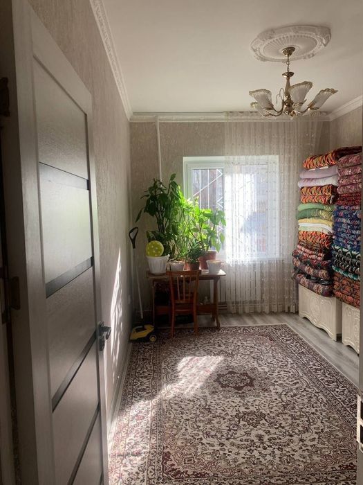 Продается 3 комн квартира, 80 кв м, первый этаж, ремонт, Чирчик