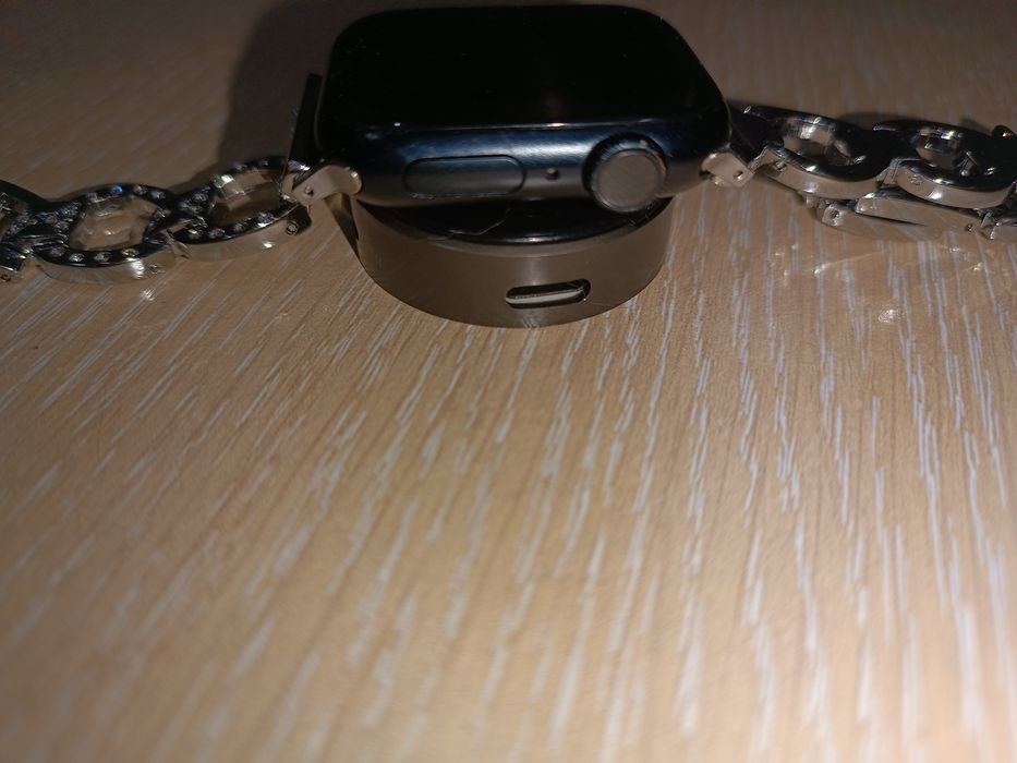 Apple watch series 8