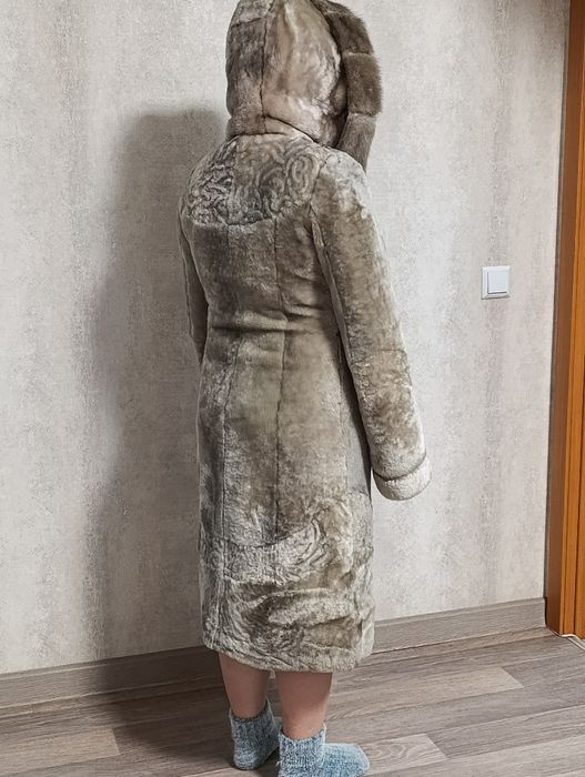 Продам шубу Натуральная. Мутон.