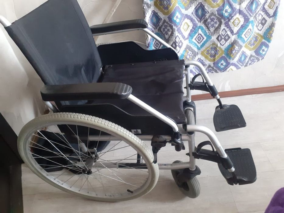Продам инвалидное кресло