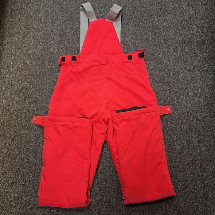 Горнолыжный комбинезон