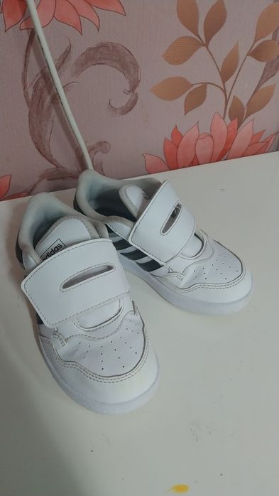 Adidasi baiat 26 1/2