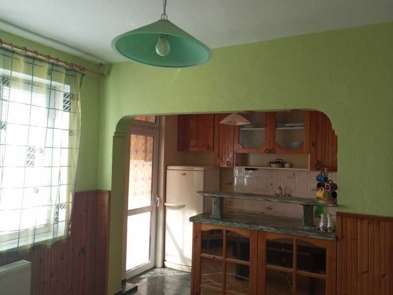 Четеристаен апартамент в центъра