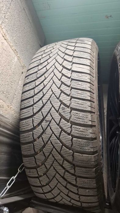 Зимни гуму Bridgestrone Blizzak 235/50/20