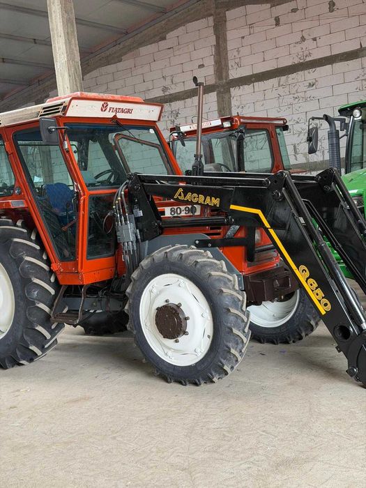 Tractor Fiat Agri 80 90 cu Incarcator frontal cu 3800 ore New Holland Case John Deere Claas Fiat 70 90 Fiat 82 94 Fiat 88 94 Fiat F 100 Fiat 100 90