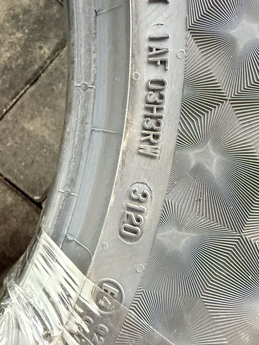 Doua anvelope vara 225/60 R18 Continental Premium Contact