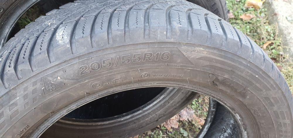 Гуми 2бр 205/55/16  - 1 бр - 69лв