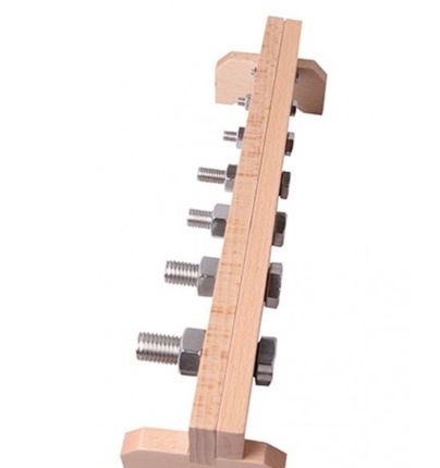 Всички Монтесори материали - метални гайки с болтове на дървена стойка