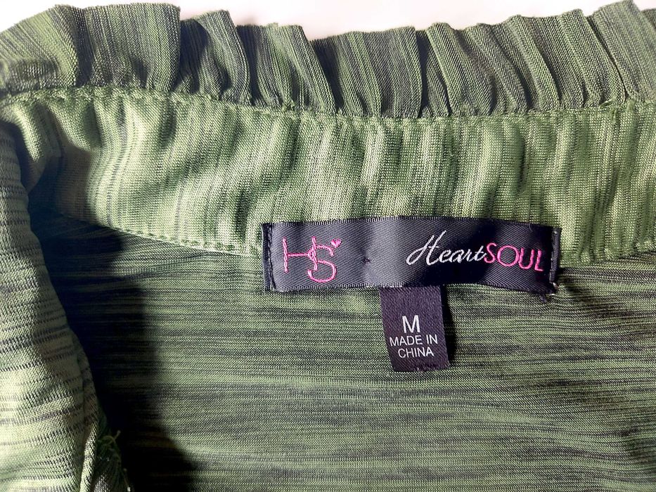 Bluză elegantă verde măslină Heart Soul cu volane – Mărimea M (Elastică)