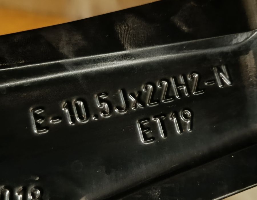 Оригинални джанти с гуми зимни 22 цола Audi Rs6 Rs7 дот 2023г.