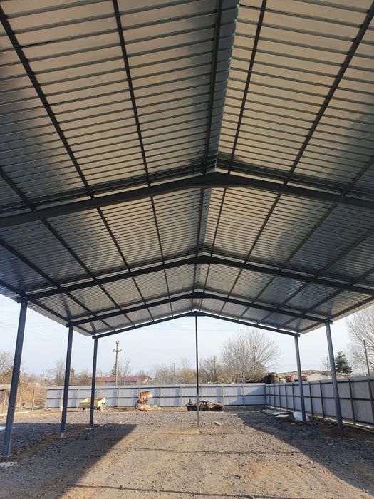 Hala metalica 15×30×4 structura  din ipe 200 cu tabla pe.acoperis