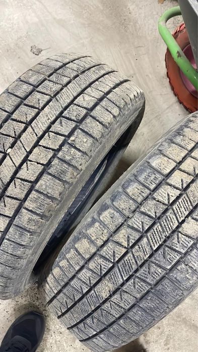 Покрышка зимне 2 штук