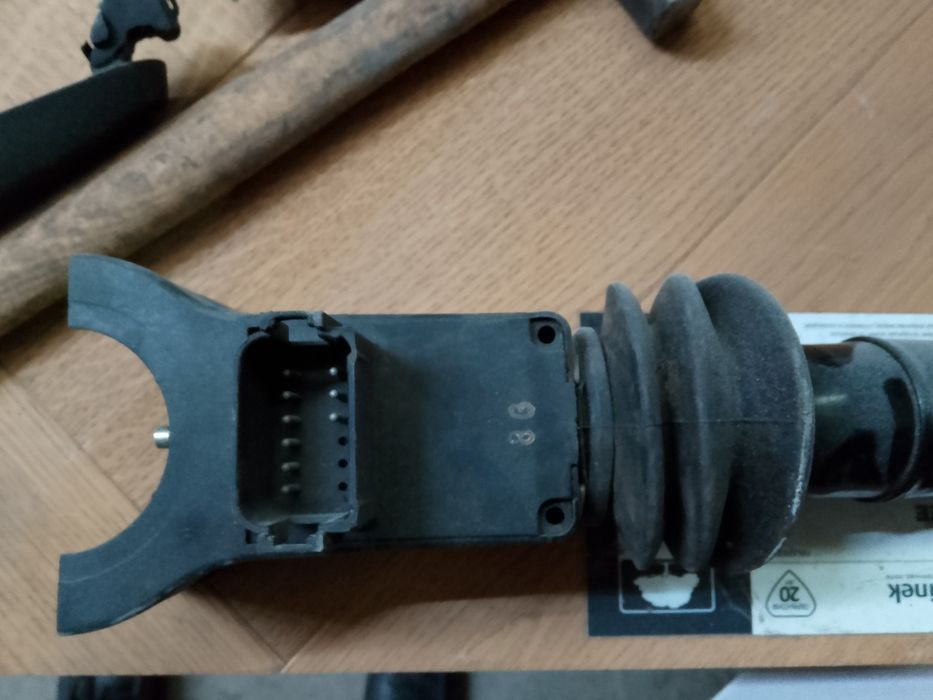 Продам  джойстик от экскаватора досан