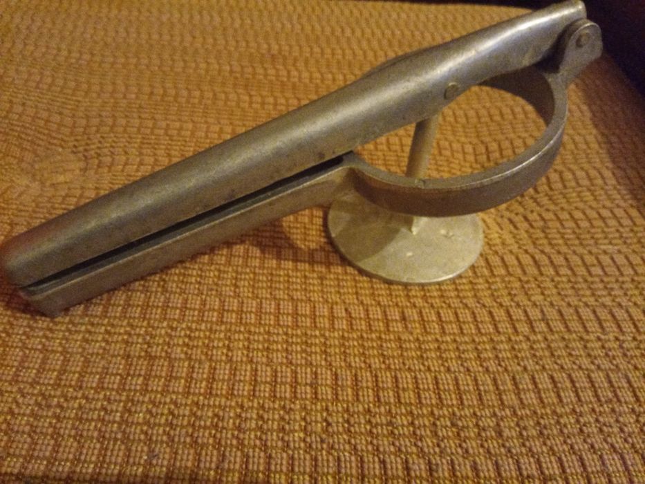 Ръчна кухненска преса от социализма