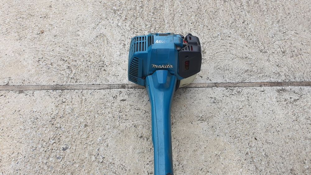 Косачка Makita EM4351UH