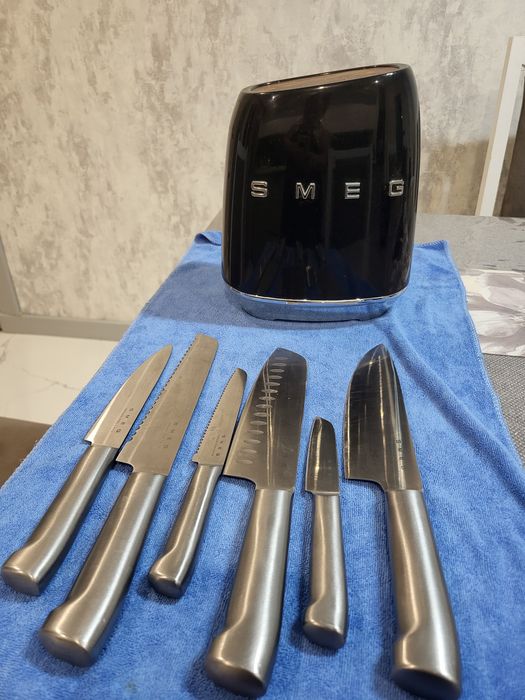 SMEG  ножи ,оригинал ,брала за 88000