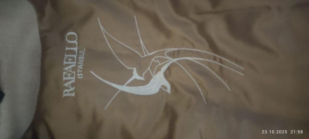 Продам Польто  Rafaello