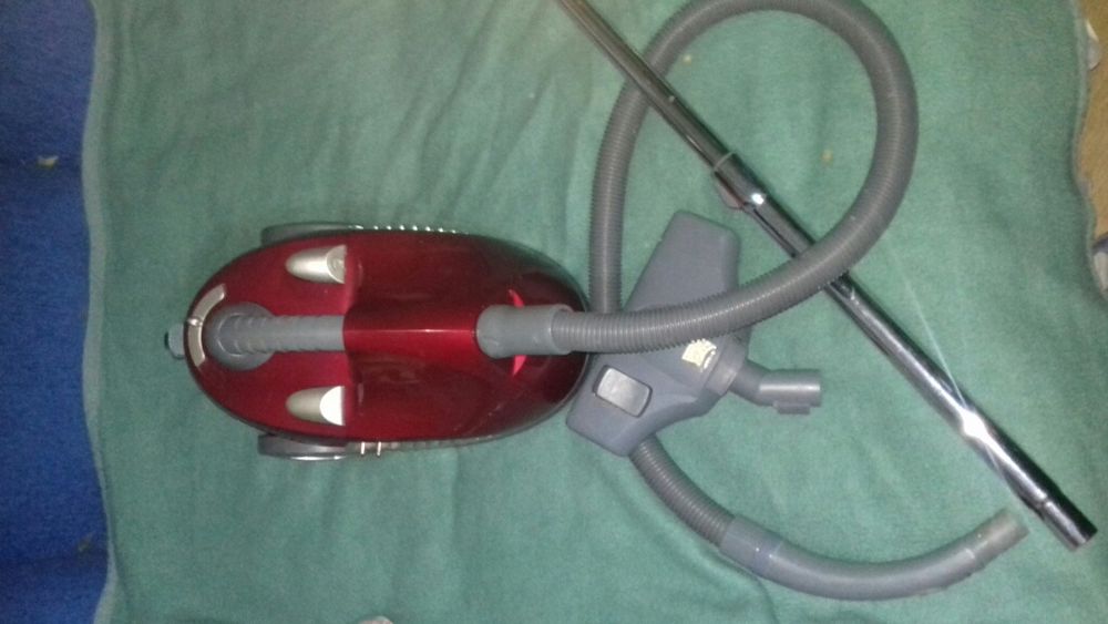 Aspirator SILVA Model:BS-C15-500TR cu furtun,perie si telescop