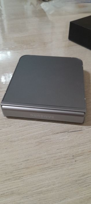 Янги Samsung Z Flip 6 12/256 сотилади