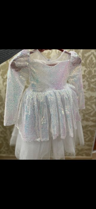 Платье белое 3-4 года