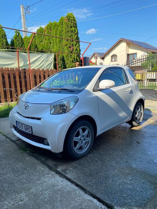 Vând Toyota IQ 2009