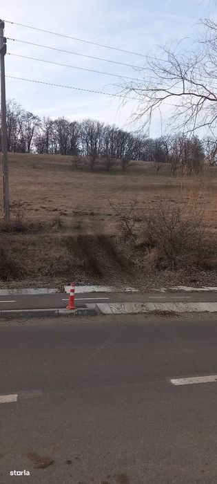 Teren Intravilan – Zonă Baraj Ighiș | 5.700 mp | Front Stradal Generos