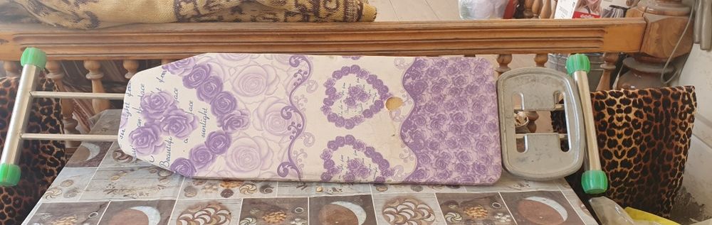 Гладильный стол в хорошем состоянии