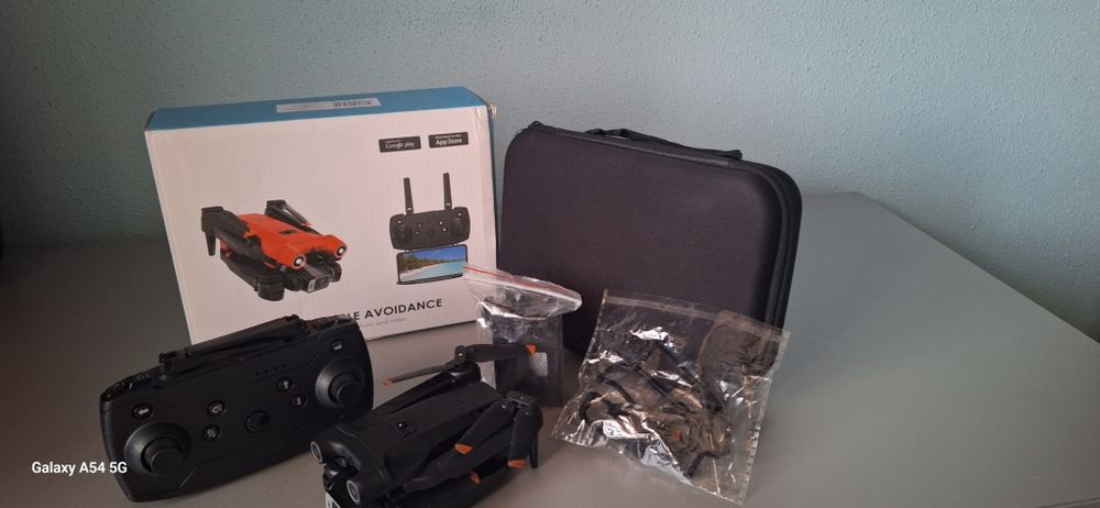 Vand drona noua usor de utilizat