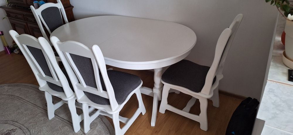 Vând masă+4 scaune lemn masiv