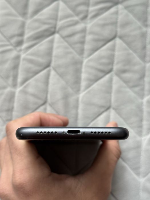 Продам Iphone 11