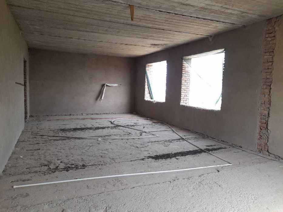 Барча шароитларга эга бўлган ховли уй-жой сотилади.