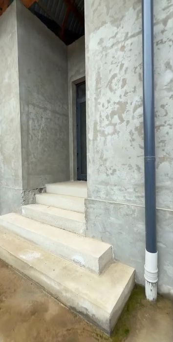 Nazarbek obod to’qmachi mahalla 3 sotx 5 ta xona gaz svet su bor